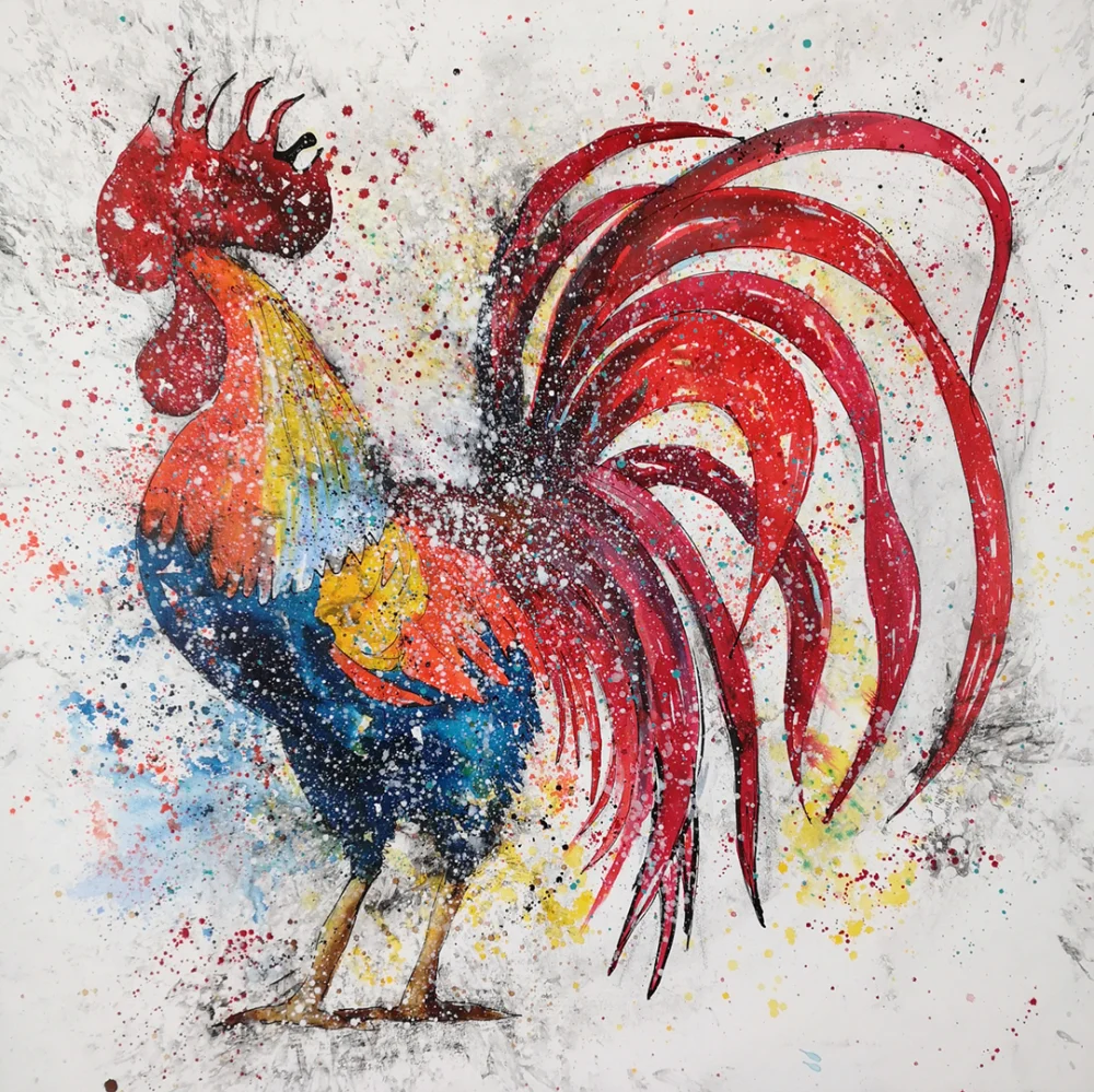 Este "Retrato de un Gallo" capta la esencia vibrante del amanecer con tintas y acrílicos, ofreciendo una visión moderna y energética del gallo